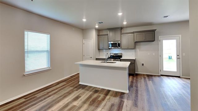 9360 NW 124th Street, Yukon, OK 73099