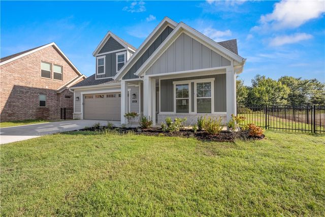 4150 W Huron Loop, Fayetteville, AR 72704