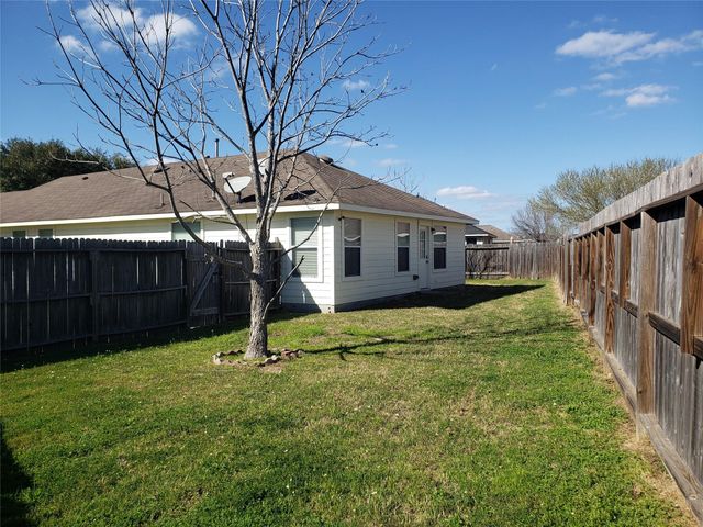 7302 Legacy Pines Drive, Cypress, TX 77433
