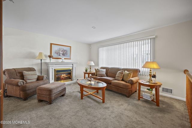 8 Dover Court, Hazlet, NJ 07730