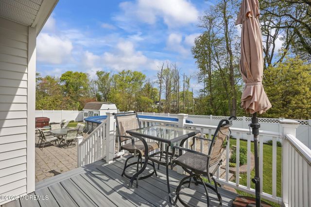8 Dover Court, Hazlet, NJ 07730