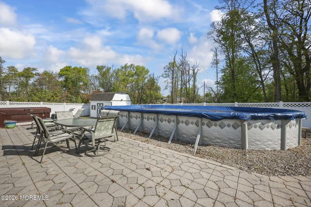 8 Dover Court, Hazlet, NJ 07730