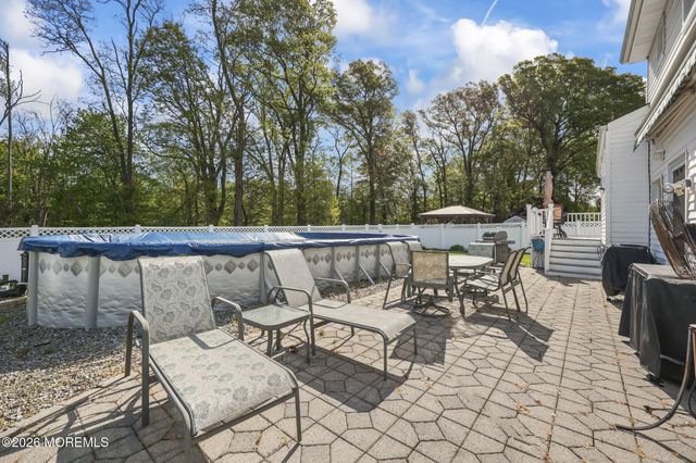8 Dover Court, Hazlet, NJ 07730