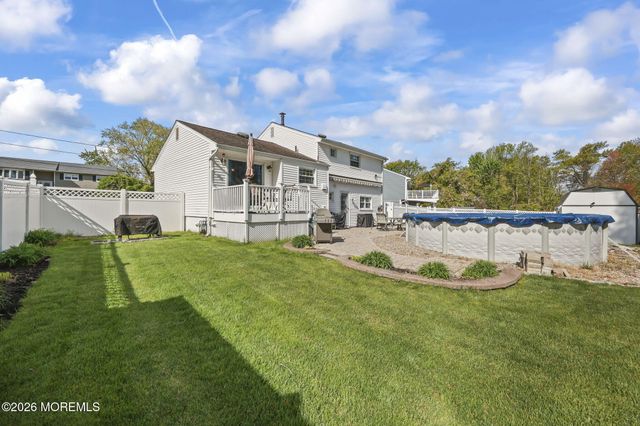 8 Dover Court, Hazlet, NJ 07730