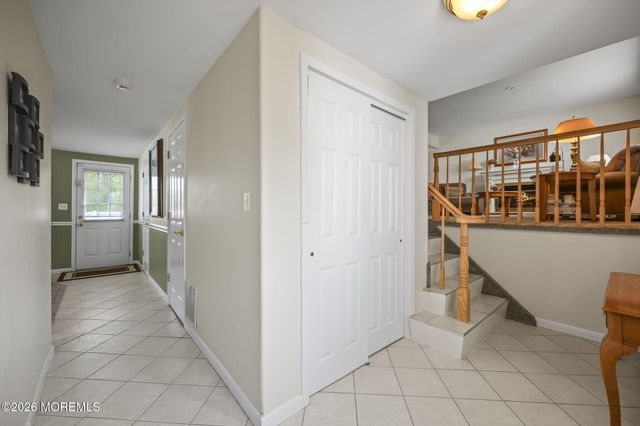 8 Dover Court, Hazlet, NJ 07730