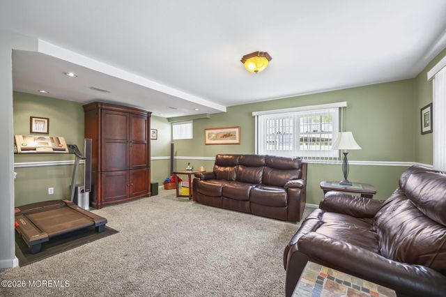 8 Dover Court, Hazlet, NJ 07730