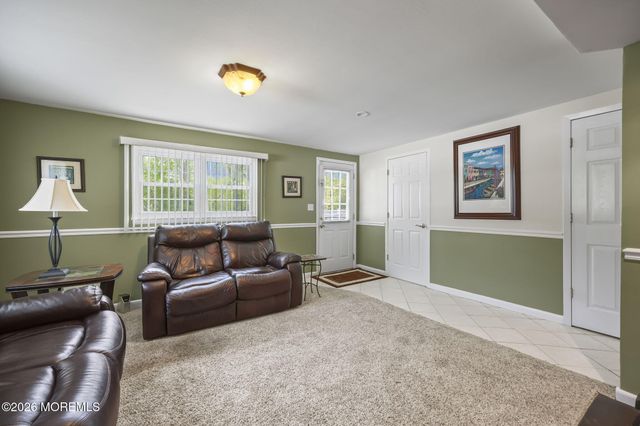 8 Dover Court, Hazlet, NJ 07730