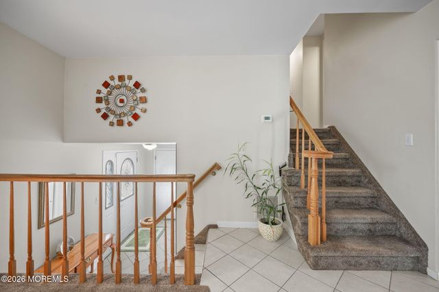 8 Dover Court, Hazlet, NJ 07730