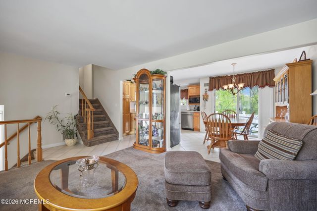 8 Dover Court, Hazlet, NJ 07730
