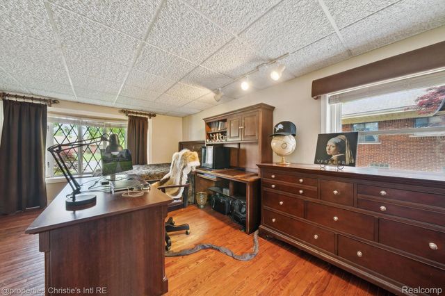 511 S GULLEY Road, Dearborn, MI 48124