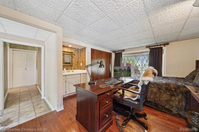 511 S GULLEY Road, Dearborn, MI 48124