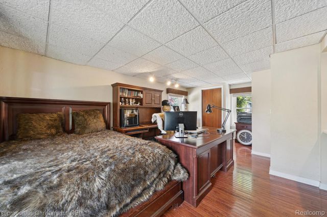 511 S GULLEY Road, Dearborn, MI 48124