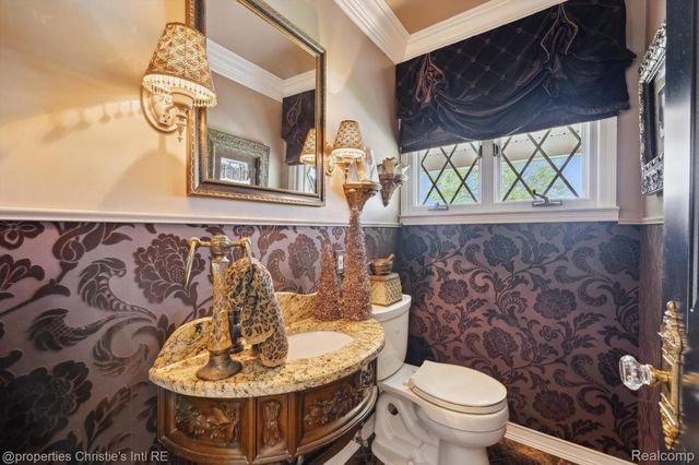511 S GULLEY Road, Dearborn, MI 48124