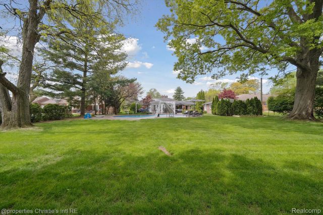 511 S GULLEY Road, Dearborn, MI 48124