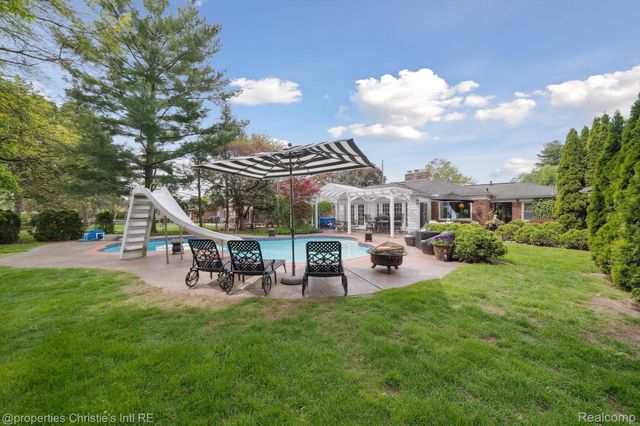 511 S GULLEY Road, Dearborn, MI 48124