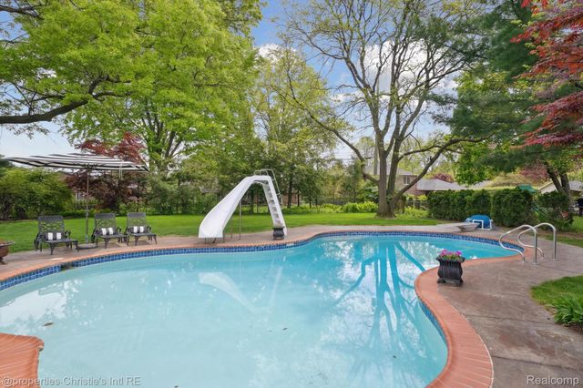511 S GULLEY Road, Dearborn, MI 48124