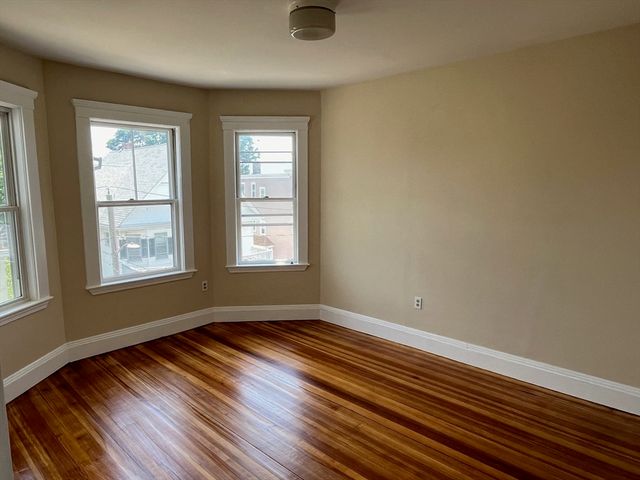 31 Barry St 2, Boston, MA 02125