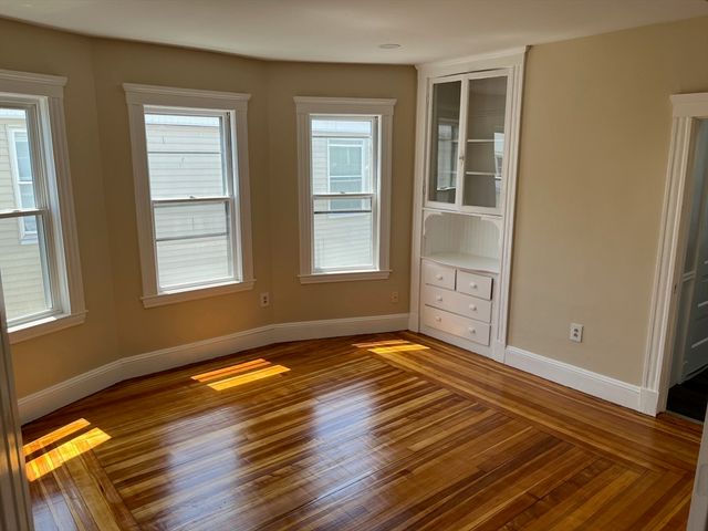 31 Barry St 2, Boston, MA 02125