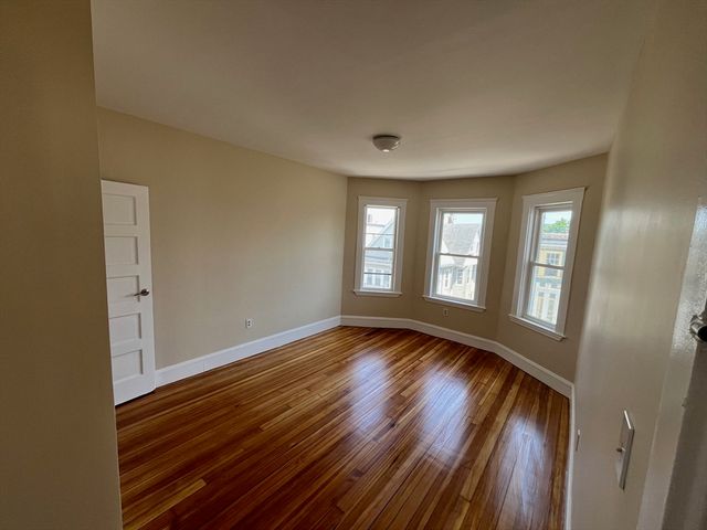 31 Barry St 2, Boston, MA 02125