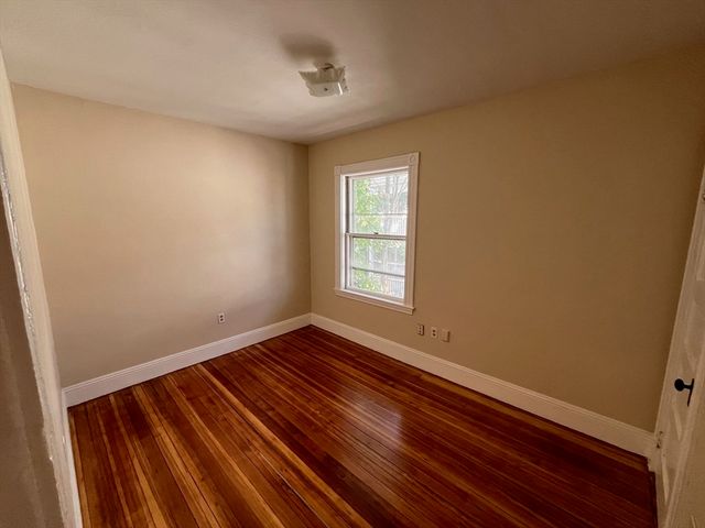 31 Barry St 2, Boston, MA 02125