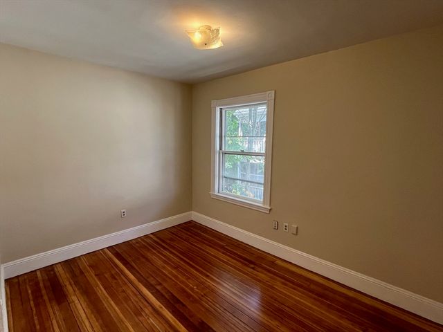 31 Barry St 2, Boston, MA 02125
