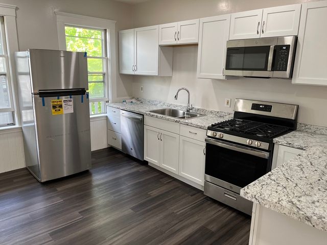 31 Barry St 2, Boston, MA 02125
