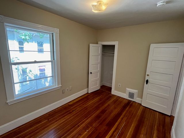 31 Barry St 2, Boston, MA 02125