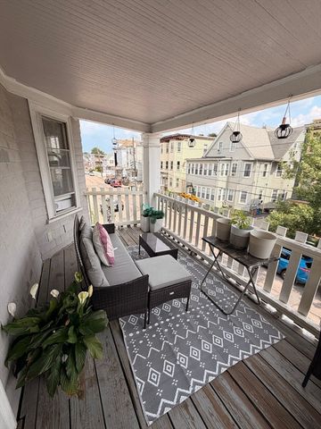31 Barry St 2, Boston, MA 02125