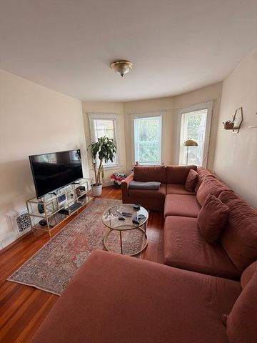 31 Barry St 2, Boston, MA 02125