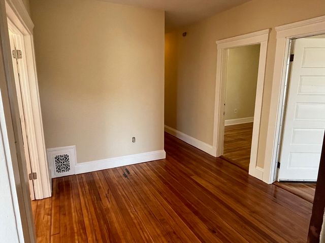 31 Barry St 2, Boston, MA 02125