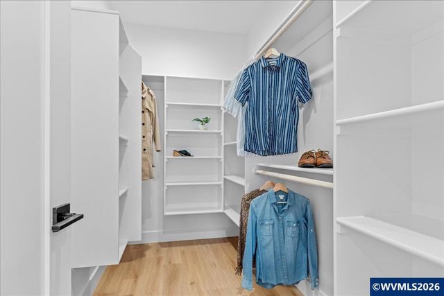 407 S 1st St, Silverton, OR 97381