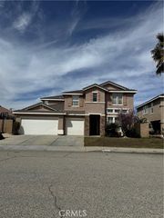 3525 Fairgreen Lane, Palmdale, CA 93551