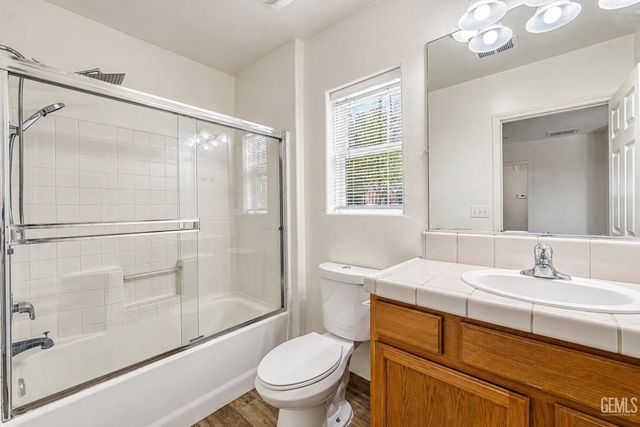 4426 Valpariso Way, Bakersfield, CA 93307