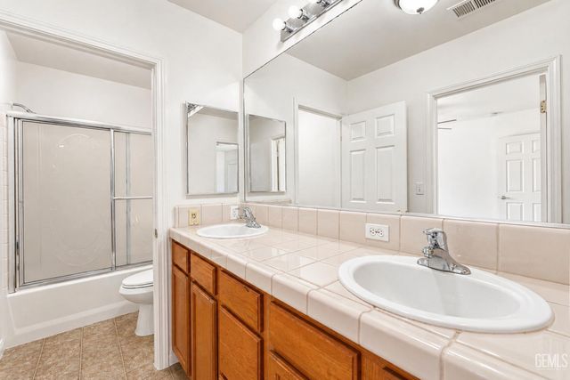 4426 Valpariso Way, Bakersfield, CA 93307