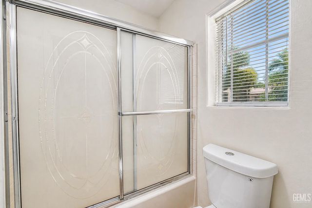 4426 Valpariso Way, Bakersfield, CA 93307