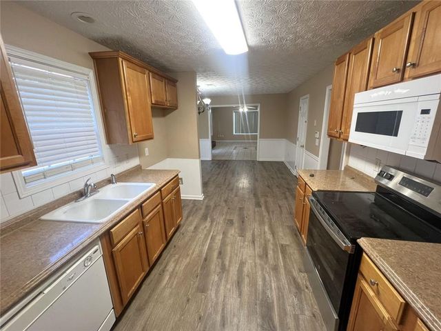 2209 Swan Lake Court, Grayson, GA 30017