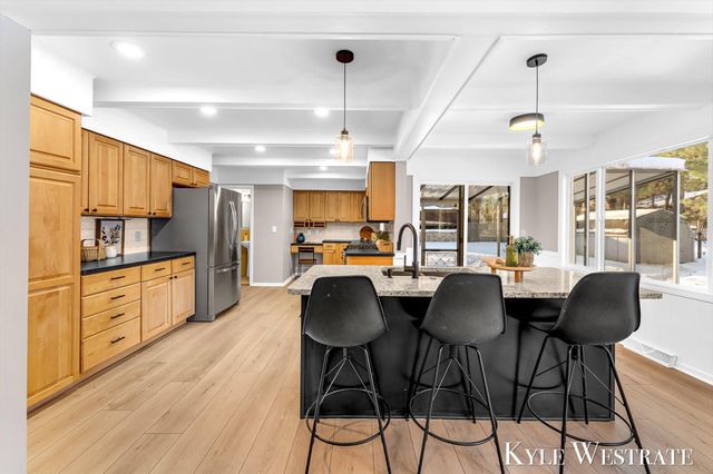 7361 Sheffield Drive SE, Ada, MI 49301