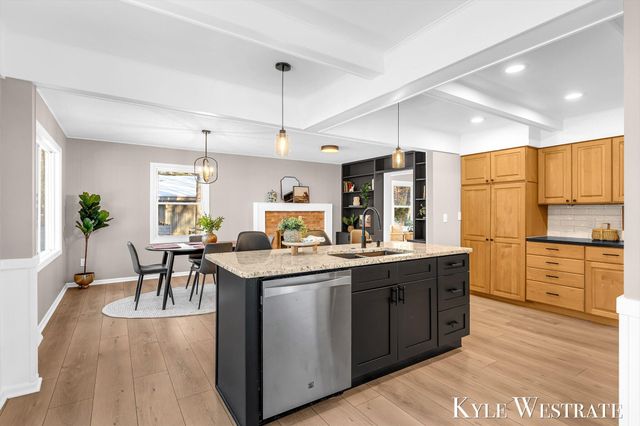 7361 Sheffield Drive SE, Ada, MI 49301