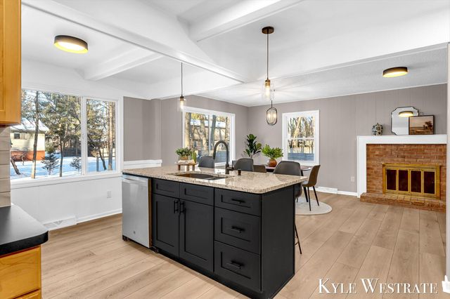 7361 Sheffield Drive SE, Ada, MI 49301