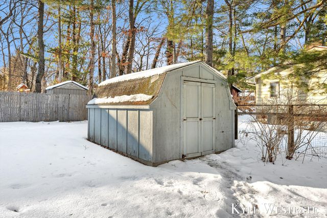 7361 Sheffield Drive SE, Ada, MI 49301