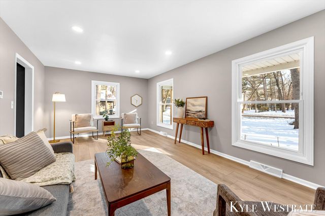 7361 Sheffield Drive SE, Ada, MI 49301