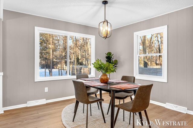 7361 Sheffield Drive SE, Ada, MI 49301