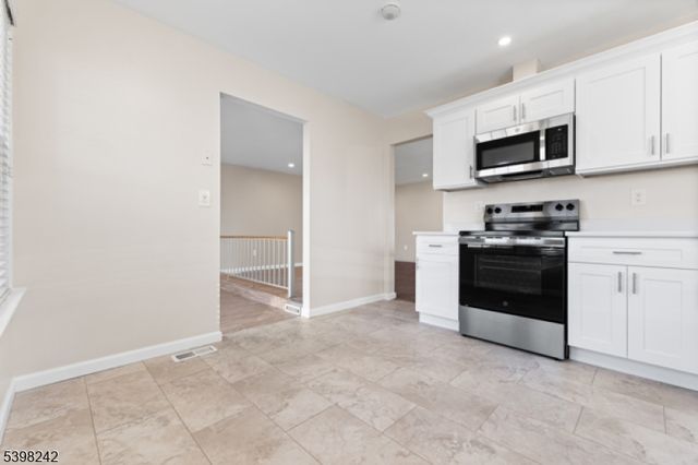 18 Benjamin Franklin Dr, Monroe Twp., NJ 08831