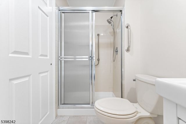 18 Benjamin Franklin Dr, Monroe Twp., NJ 08831