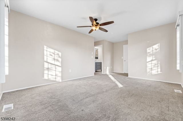 18 Benjamin Franklin Dr, Monroe Twp., NJ 08831