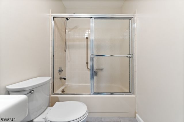 18 Benjamin Franklin Dr, Monroe Twp., NJ 08831