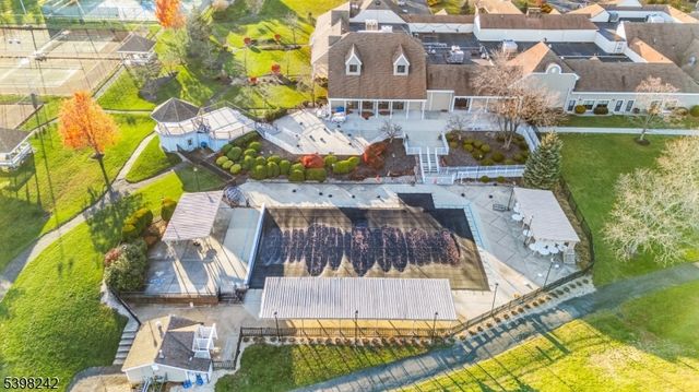 18 Benjamin Franklin Dr, Monroe Twp., NJ 08831