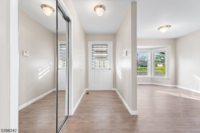 18 Benjamin Franklin Dr, Monroe Twp., NJ 08831