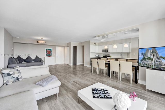 19101 NE 36th Ct 3002, Aventura, FL 33180