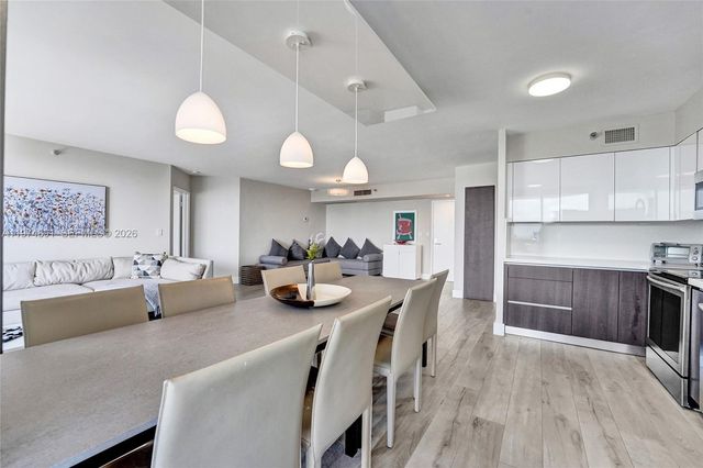 19101 NE 36th Ct 3002, Aventura, FL 33180